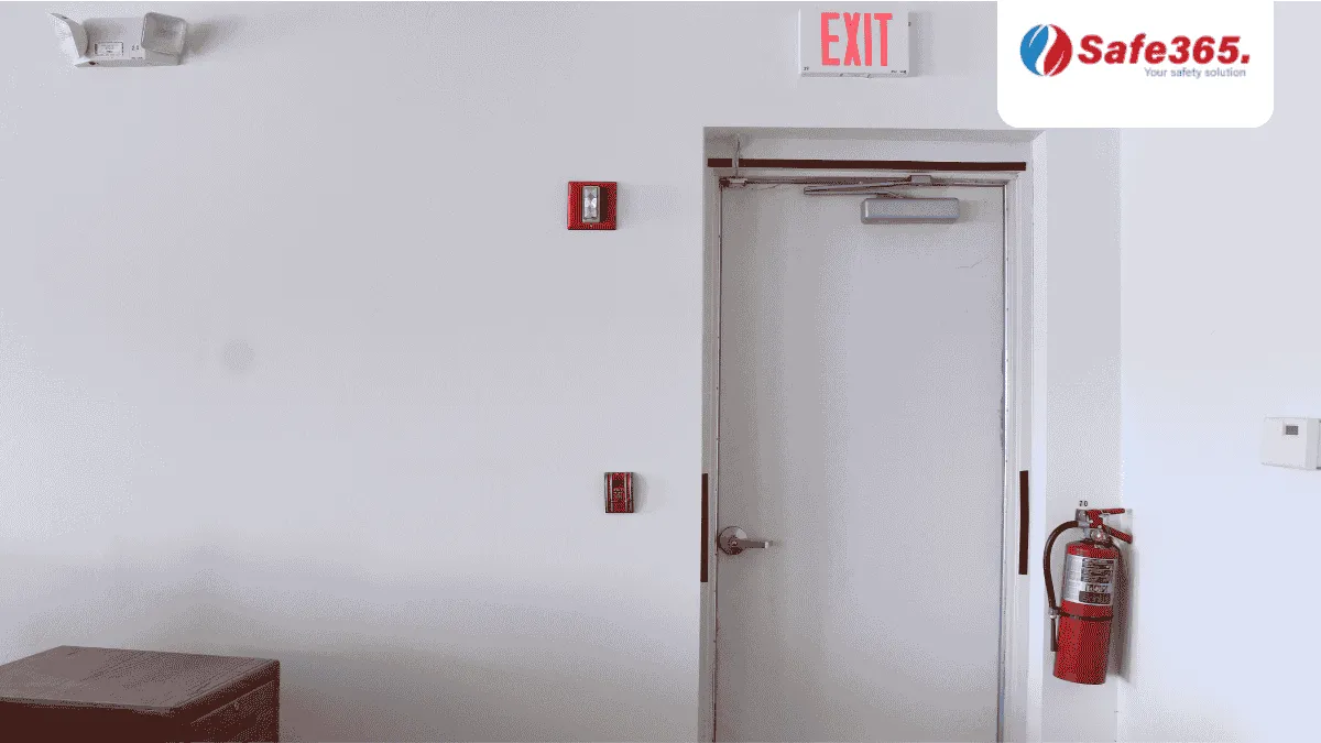Thiết kế lối thoát hiểm an toàn cho kí túc xá Cửa thoát hiểm